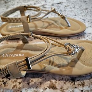 Alicegana sandals NWOT, Size 8